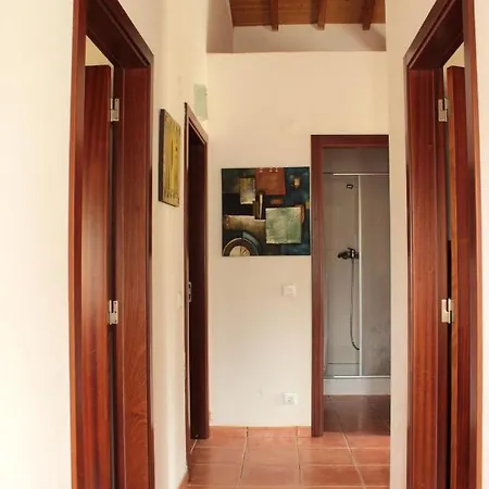 Dom wakacyjny Charming House In Burinhosa, Pataias With Shared Pool *