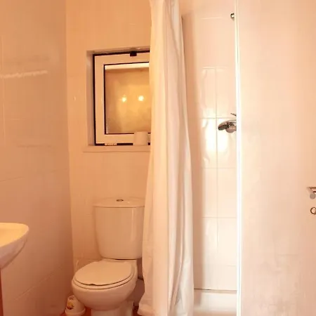 Charming House In Burinhosa, Pataias With Shared Pool Vakantiehuis Burinhosa