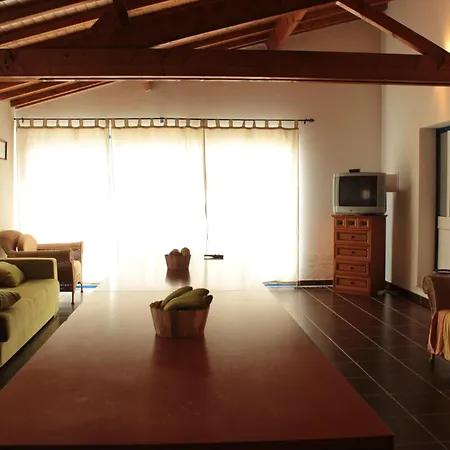 Nyaraló Charming House In Burinhosa, Pataias With Shared Pool Burinhosa