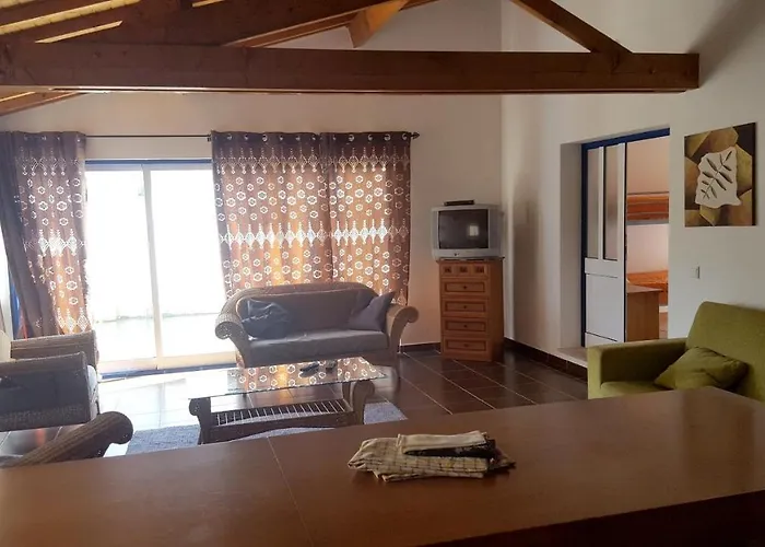 Tatil Evi Charming House In Burinhosa, Pataias With Shared Pool